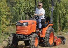 Kompaktni pomoćni traktori Kubota B 2420