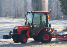 Kompaktni pomoćni traktori Kubota B2311 HDBC