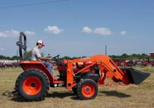 Kompaktni pomoćni traktori Kubota L2800