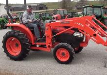 Kompaktni pomoćni traktori Kubota L3240