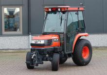 Kompaktni pomoćni traktori Kubota ST 35 a