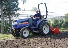 Kompaktni pomoćni traktori Iseki TH 4335