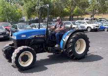 Kompaktni pomoćni traktori New Holland TN 95 FA