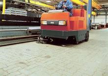 Kompaktni strojevi za čišćenje Hako Jonas 1450 D