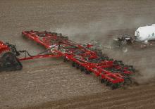 Kultivatori Case IH Nutri-Tiller 955 24-ROW