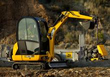 Mini bageri JCB 8018