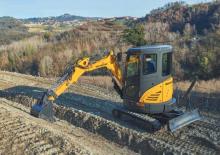Mini bageri New Holland E30C