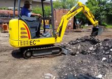 Mini bageri New Holland EC15