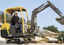 Mini bageri Volvo EC15B XT