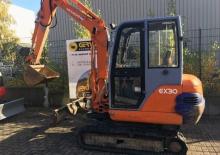 Mini bageri Hitachi EX 30 UR