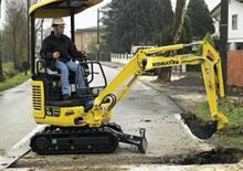 Mini bageri Komatsu PC16R-2