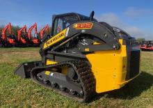 Mini utovarivači New Holland C332 