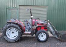 Prednje kuke za komunalne traktore Massey Ferguson MF 2415