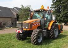 Prednje kuke za komunalne traktore Massey Ferguson MF 6445