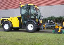 Prednje kuke za komunalne traktore Multihog MX 120