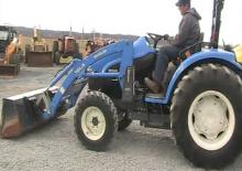 Prednje kuke za komunalne traktore New Holland TC 45 D