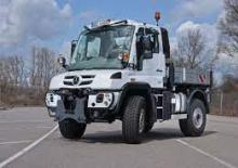 Prednje kuke za komunalne traktore Unimog U 200