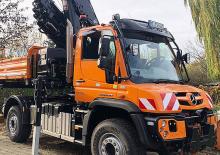 Prednje kuke za komunalne traktore Unimog U 527