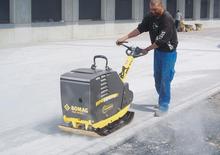 Reverzibilni kompaktori s vibracionim pločama Bomag BPR 55/65 D