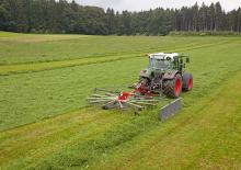 Rotacijske grablje Fella Juras 456 T