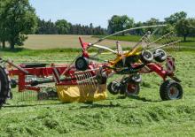 Rotacijske grablje Pöttinger Top 702 C
