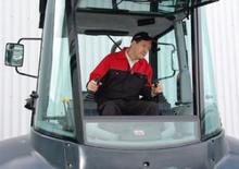 Rovokopači-utovarivači Terex-Fermec 880 elite