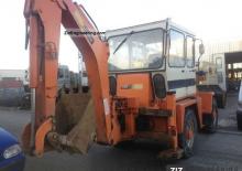 Rovokopači-utovarivači Terex-Schaeff SKB 900