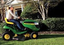 Samohodne kosilice za travnjake i vrtni traktori John Deere D100