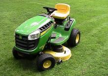 Samohodne kosilice za travnjake i vrtni traktori John Deere D105