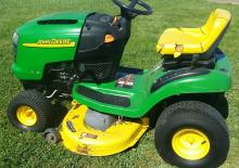 Samohodne kosilice za travnjake i vrtni traktori John Deere L100