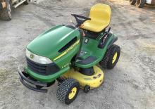 Samohodne kosilice za travnjake i vrtni traktori John Deere LA135