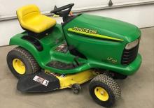 Samohodne kosilice za travnjake i vrtni traktori John Deere LT150