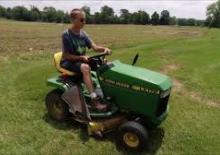 Samohodne kosilice za travnjake i vrtni traktori John Deere LX172