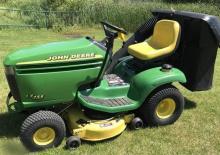 Samohodne kosilice za travnjake i vrtni traktori John Deere LX255