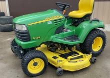 Samohodne kosilice za travnjake i vrtni traktori John Deere X585