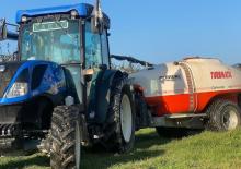 Samohodne poljske prskalice New Holland Defender 3000