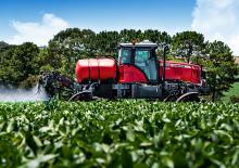 Samohodne poljske prskalice Massey Ferguson MF 8225