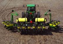 Strojevi za sjetvu John Deere 1765NT