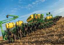 Strojevi za sjetvu John Deere 1795 16Row Split 32