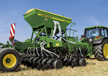 Strojevi za sjetvu John Deere 750A