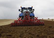Strojevi za sjetvu Kuhn BTF 4000-32 DD
