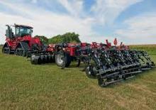 Strojevi za sjetvu Case IH Ecolo-Tiger 875 13-Shank Machine
