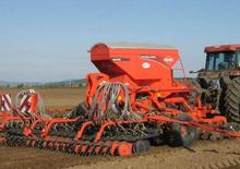 Strojevi za sjetvu Kuhn Speedliner 6000-40