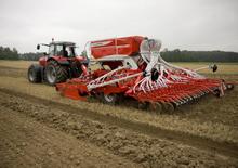 Strojevi za sjetvu Pöttinger Terrasem C 6 fertilizer