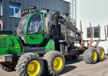 Šumski specijalni traktori John Deere 1210 E IT4