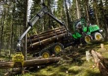 Šumski specijalni traktori John Deere 1210 G