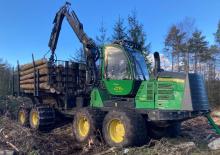Šumski specijalni traktori John Deere 1510 E IT4