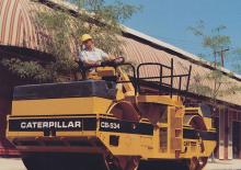 Tandem vibracijski valjci Caterpillar CB-534