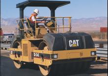Tandem vibracijski valjci Caterpillar CB-534C