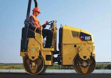 Tandem vibracijski valjci Caterpillar CB14